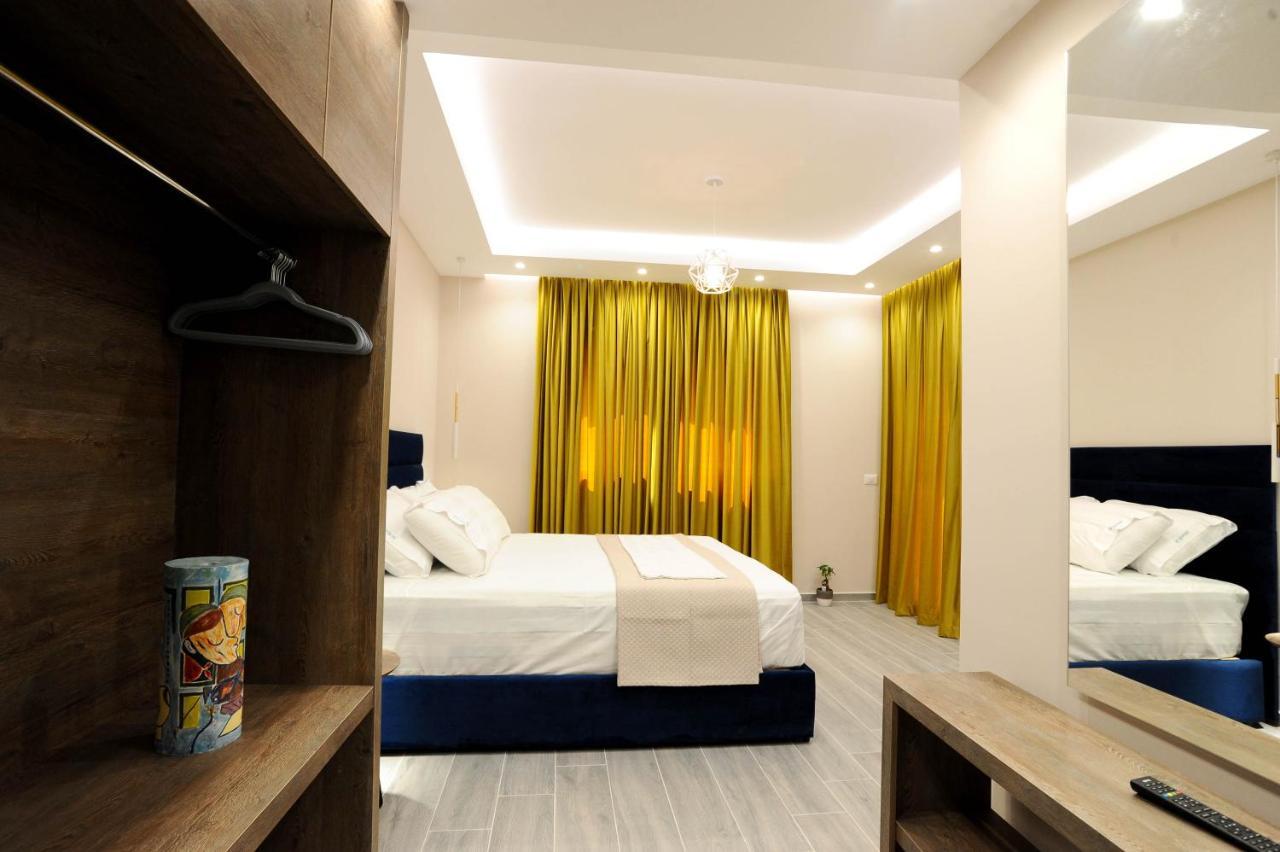 Afrodite Suites Sarandë エクステリア 写真