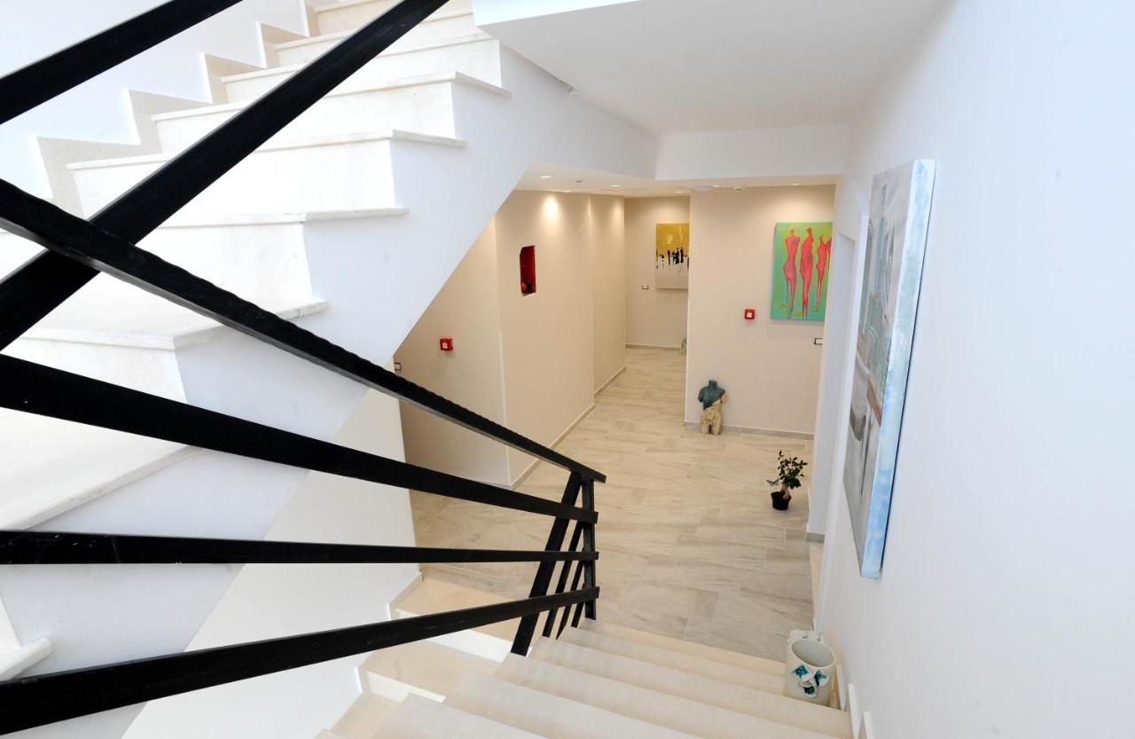 Afrodite Suites Sarandë エクステリア 写真