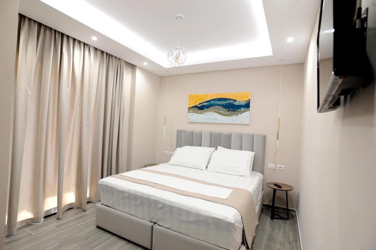 Afrodite Suites Sarandë エクステリア 写真