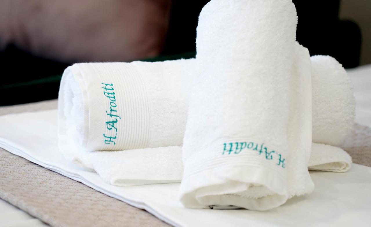 Afrodite Suites Sarandë エクステリア 写真