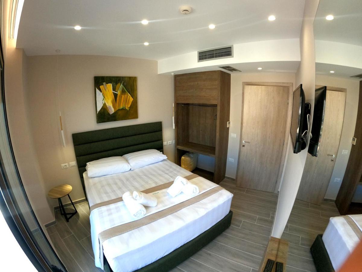 Afrodite Suites Sarandë エクステリア 写真