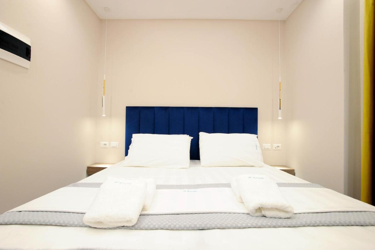 Afrodite Suites Sarandë エクステリア 写真