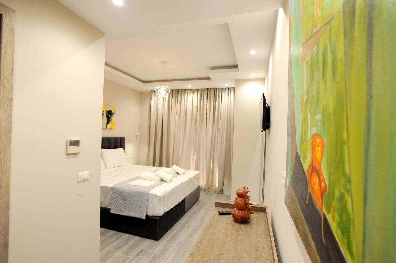 Afrodite Suites Sarandë エクステリア 写真