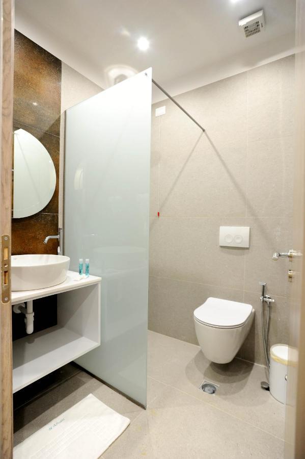 Afrodite Suites Sarandë エクステリア 写真