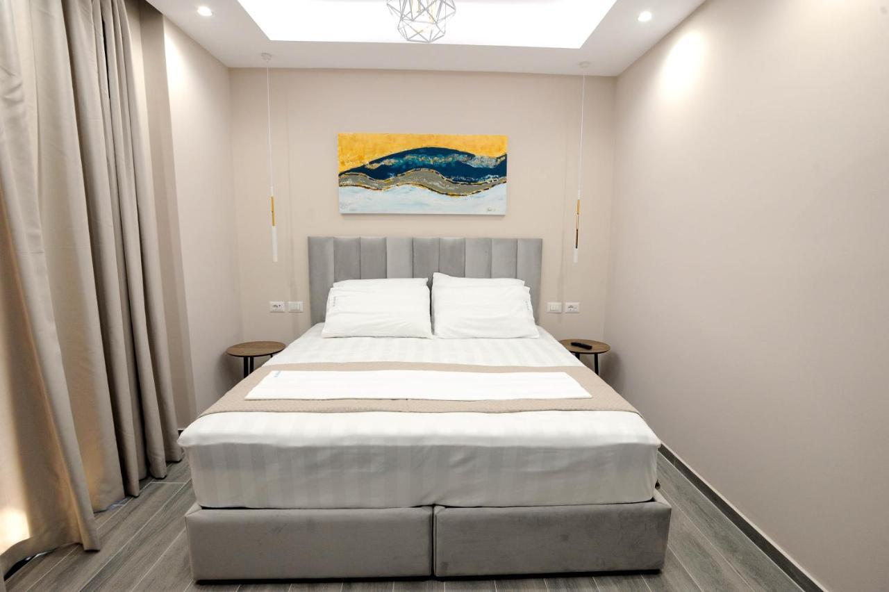 Afrodite Suites Sarandë エクステリア 写真