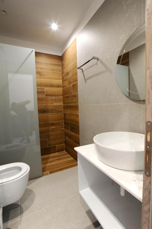 Afrodite Suites Sarandë エクステリア 写真