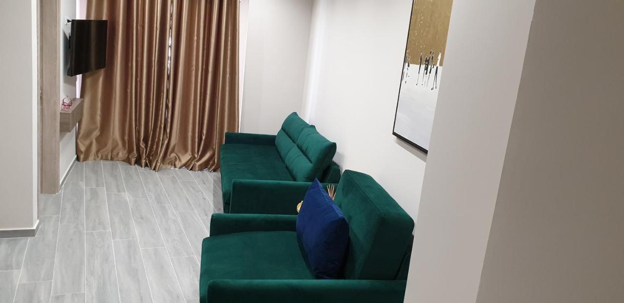 Afrodite Suites Sarandë エクステリア 写真
